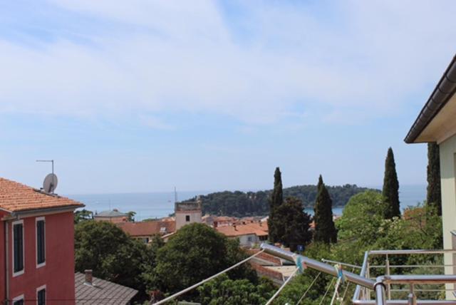 Rooms And Apartments Robert Hiša za goste 3*