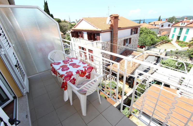 Rooms And Apartments Robert Hiša za goste 3*